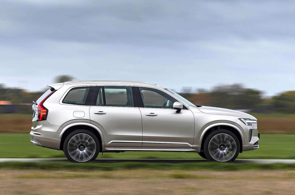 Volvo XC90 right driving