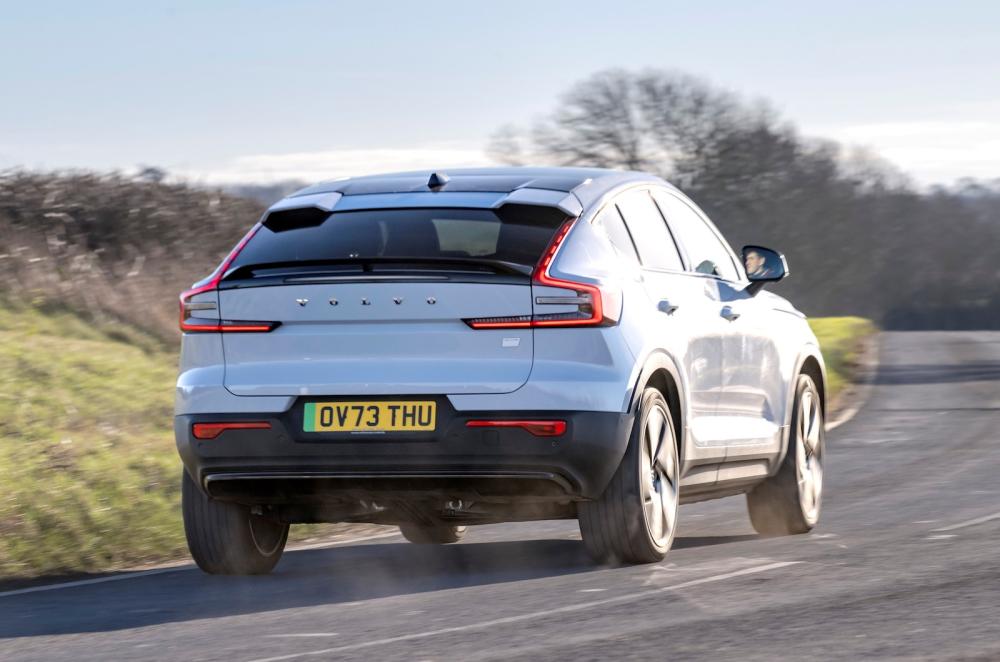 Volvo EC40 rear cornering