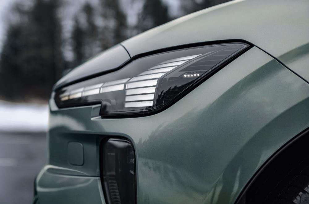 Volvo EX60 headlight