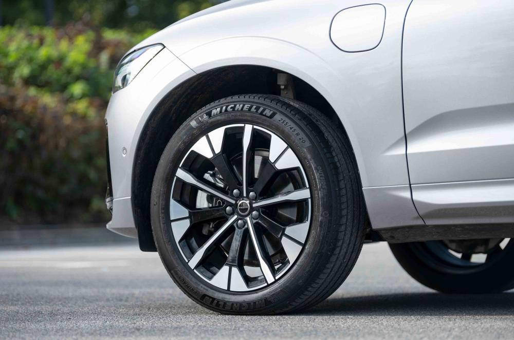 Volvo XC60 exterior details