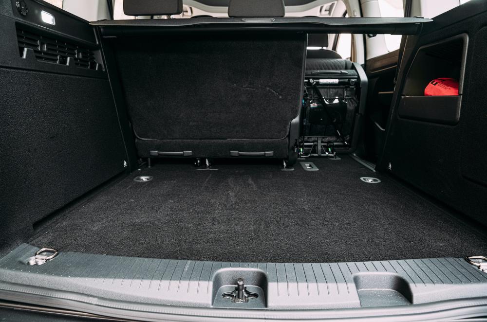 VW Caddy 2022 boot open