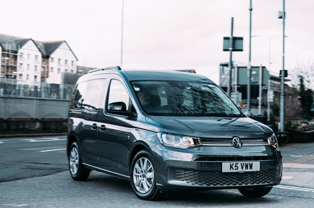 VW Caddy 2022 front right static
