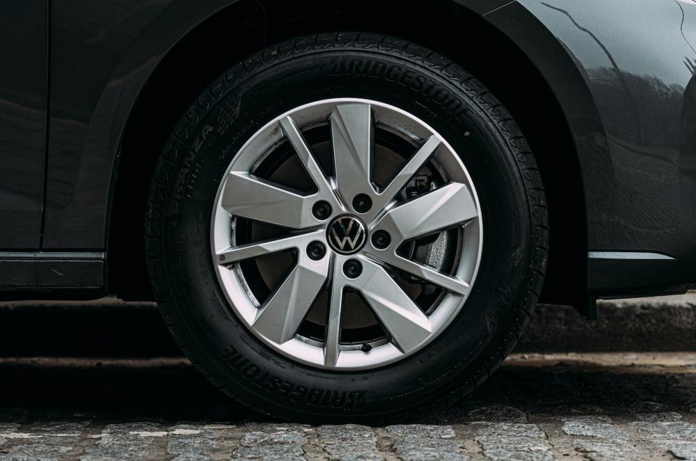 VW Caddy 2022 wheel detail