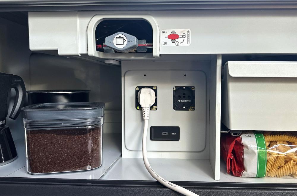 VW California Ocean sockets