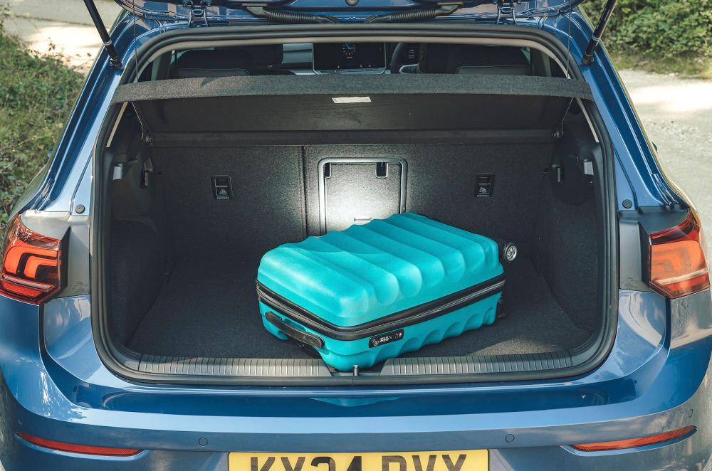 VW Golf boot