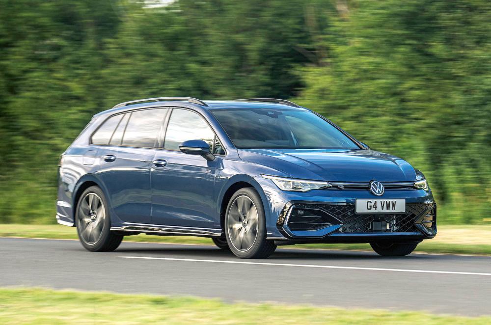 VW Golf Estate front right driving