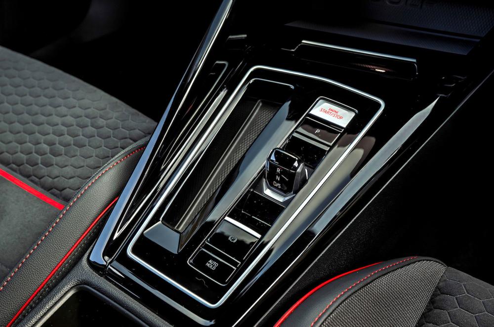 VW Golf GTI gear selector