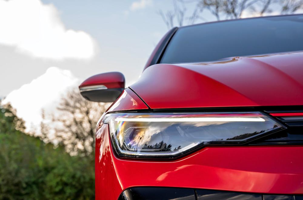 VW Golf GTI headlights