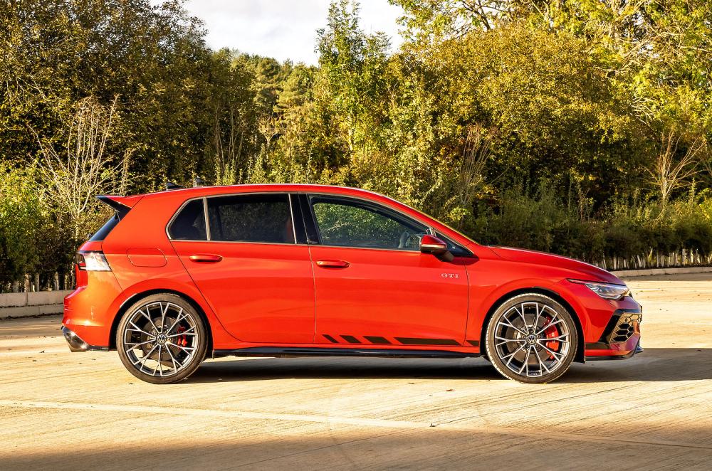 VW Golf GTI right static