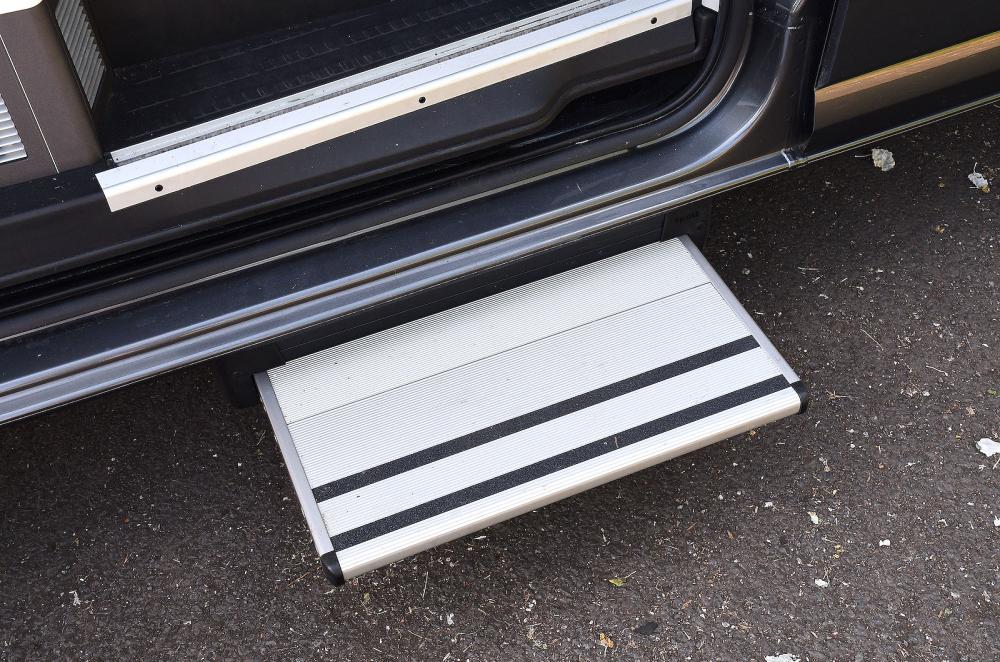 VW Grand California step