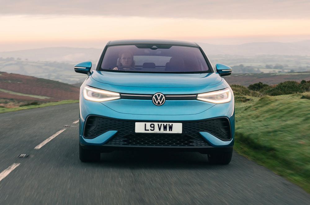 Volkswagen ID 5 front driving