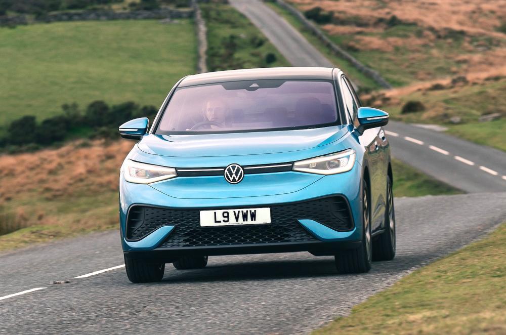 Volkswagen ID 5 front left driving