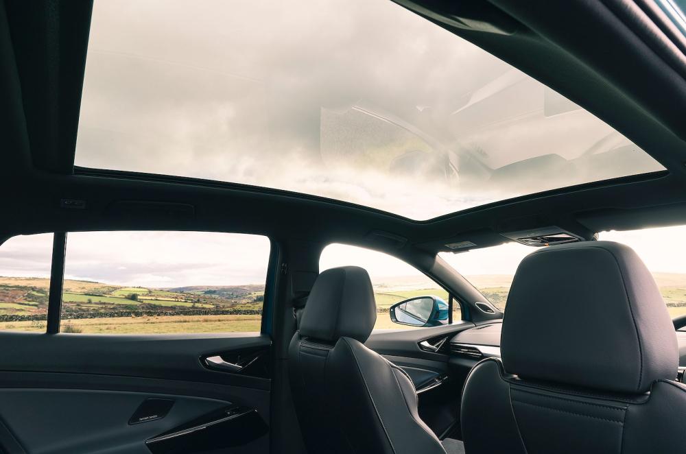 Volkswagen ID 5 panoramic roof