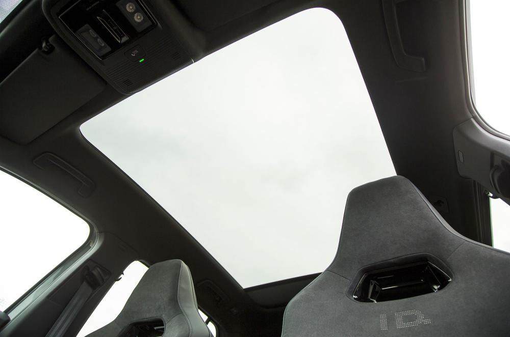 VW ID 4 panoramic roof