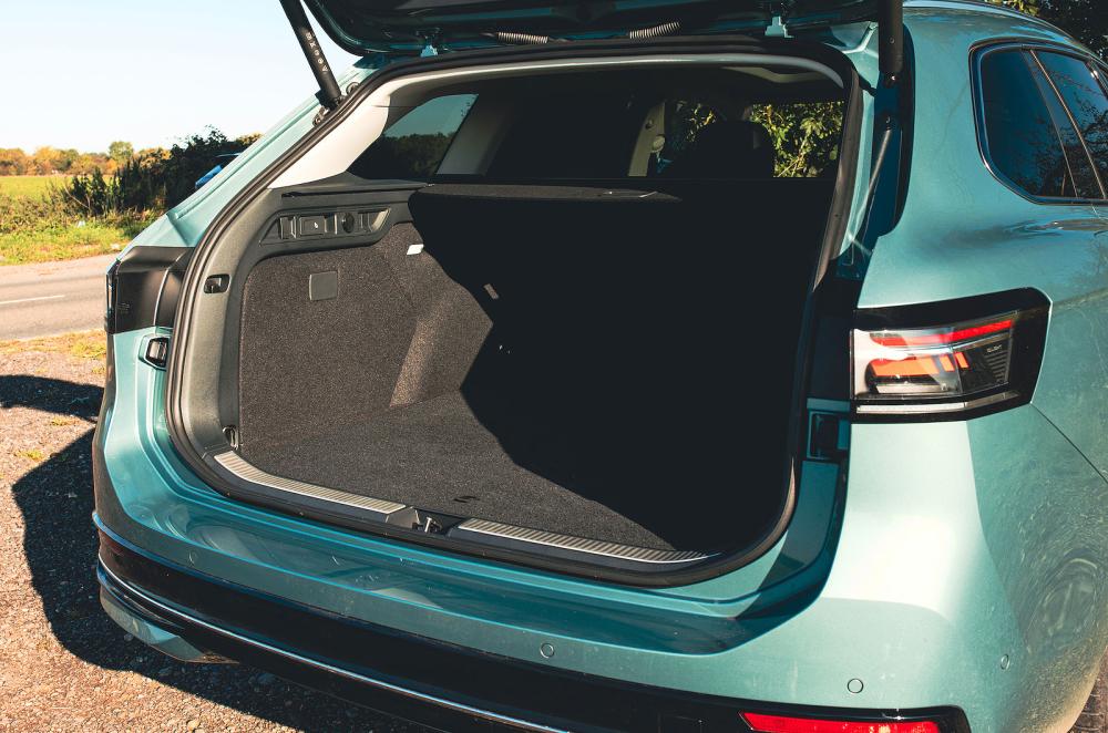 VW Passat boot