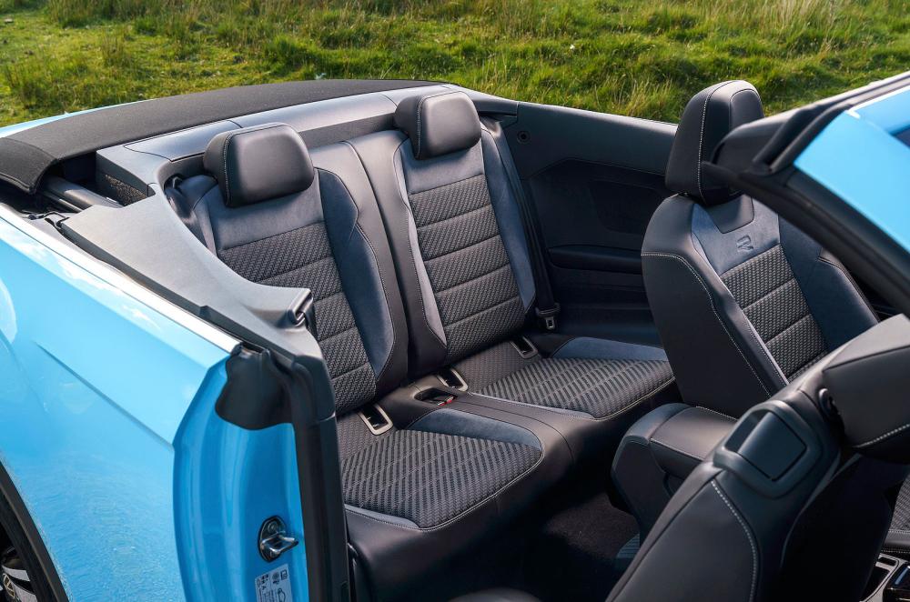 VW T-Roc Cabriolet back seats