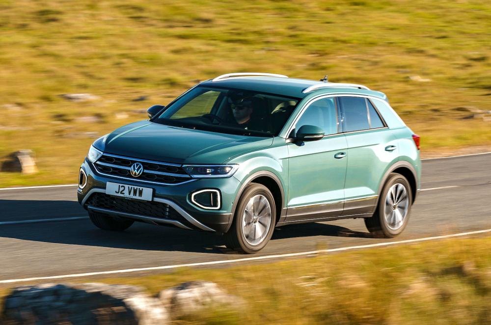 VW T-Roc front left driving