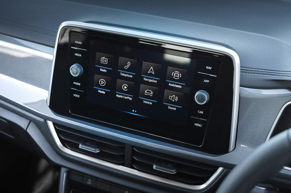VW T-Roc infotainment touchscreen