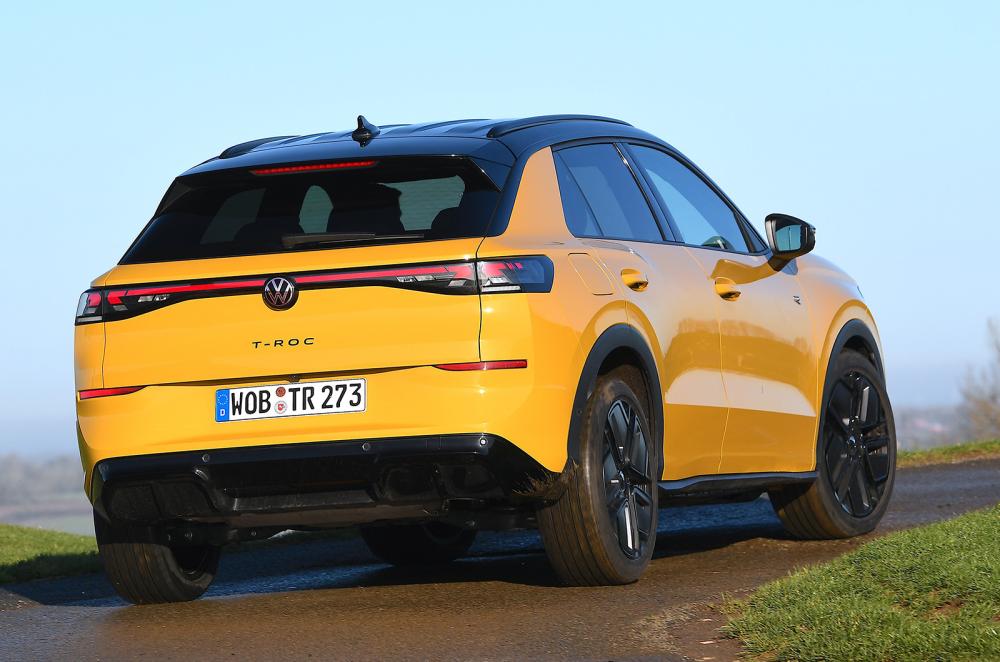 Volkswagen T-Roc rear cornering