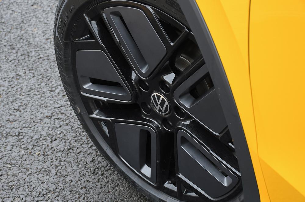 Volkswagen T-Roc wheel