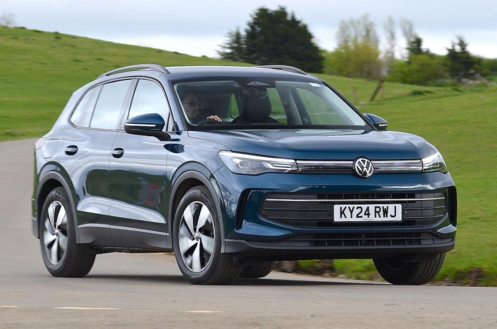 VW Tiguan front cornering