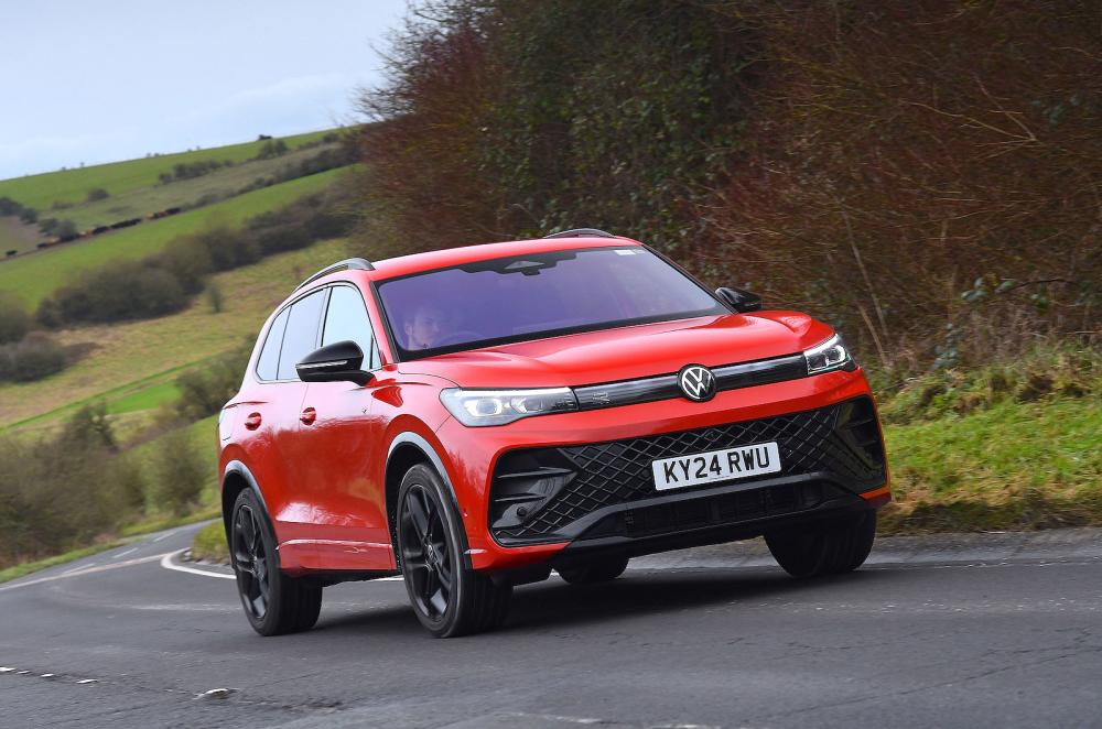 VW Tiguan front right driving