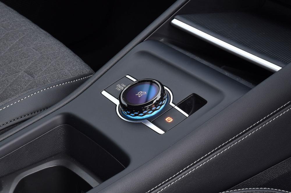 VW Tiguan interior detail