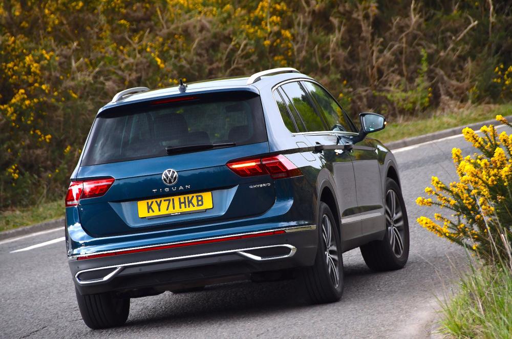 VW Tiguan rear cornering
