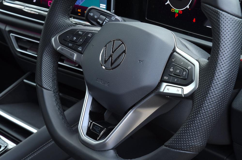 VW Tiguan steering wheel