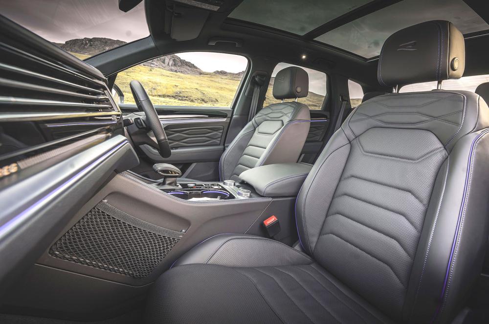 VW Touareg R interior front seats