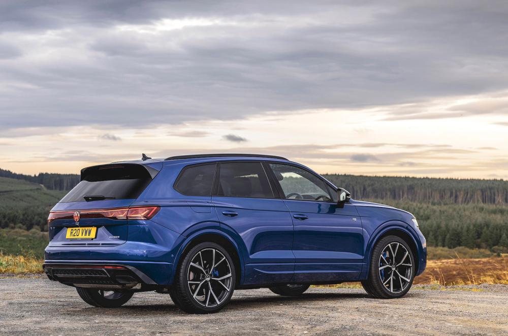 VW Touareg R rear right static