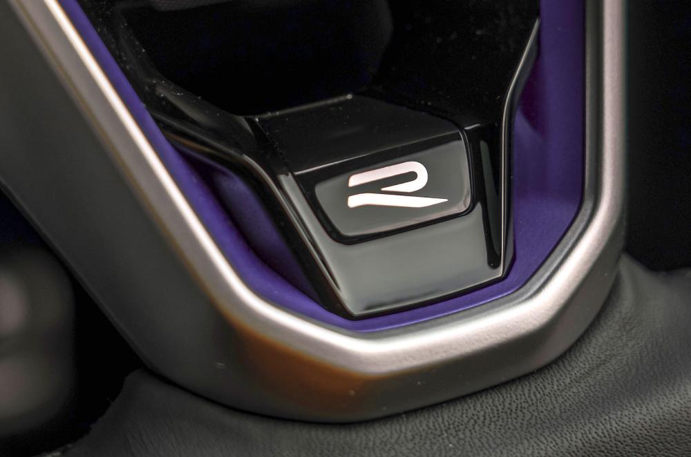 VW Touareg R steering wheel detail