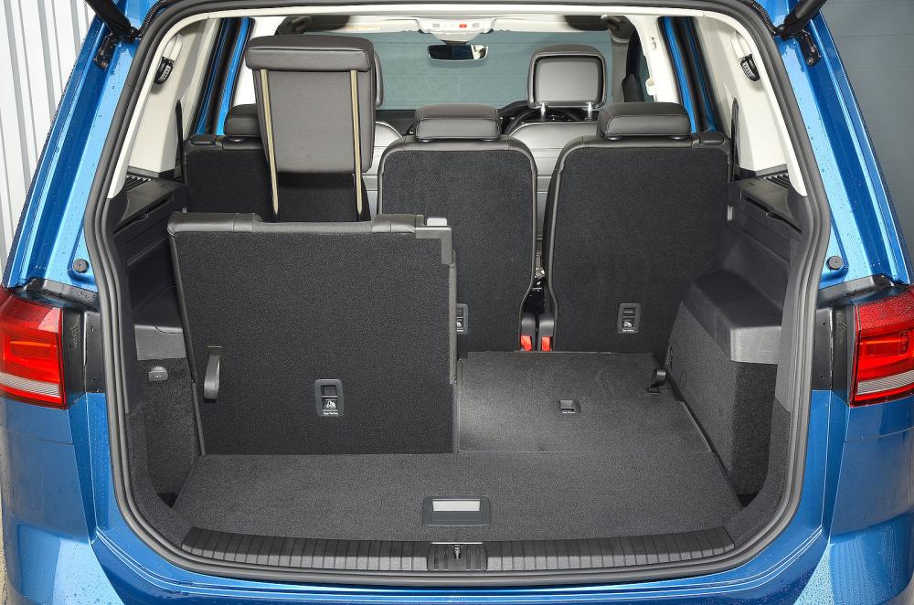 VW Touran boot open seat down