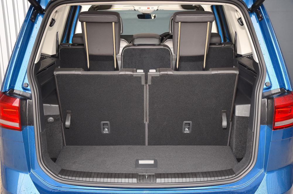 VW Touran boot open