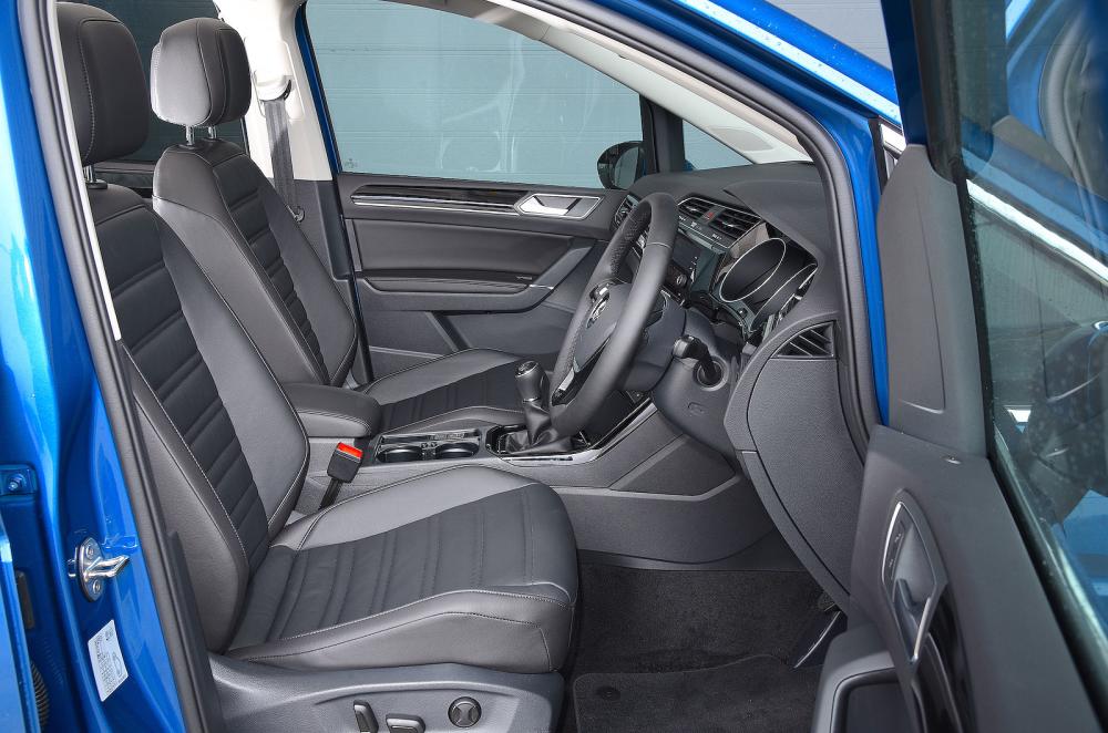 VW Touran front seats