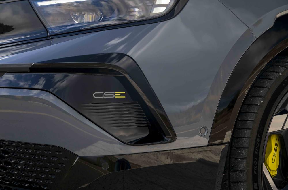 Vauxhall Mokka Electric GSE exterior details