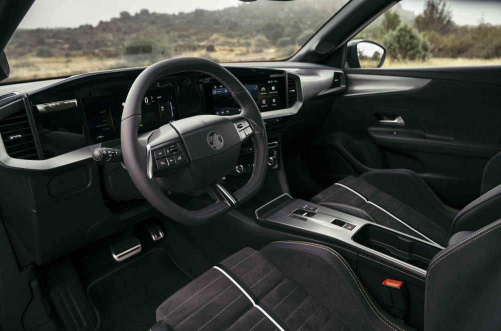 Vauxhall Mokka Electric GSE interior