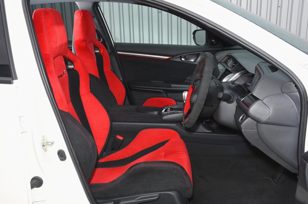 Honda Civic Type R 2021 interior front seats