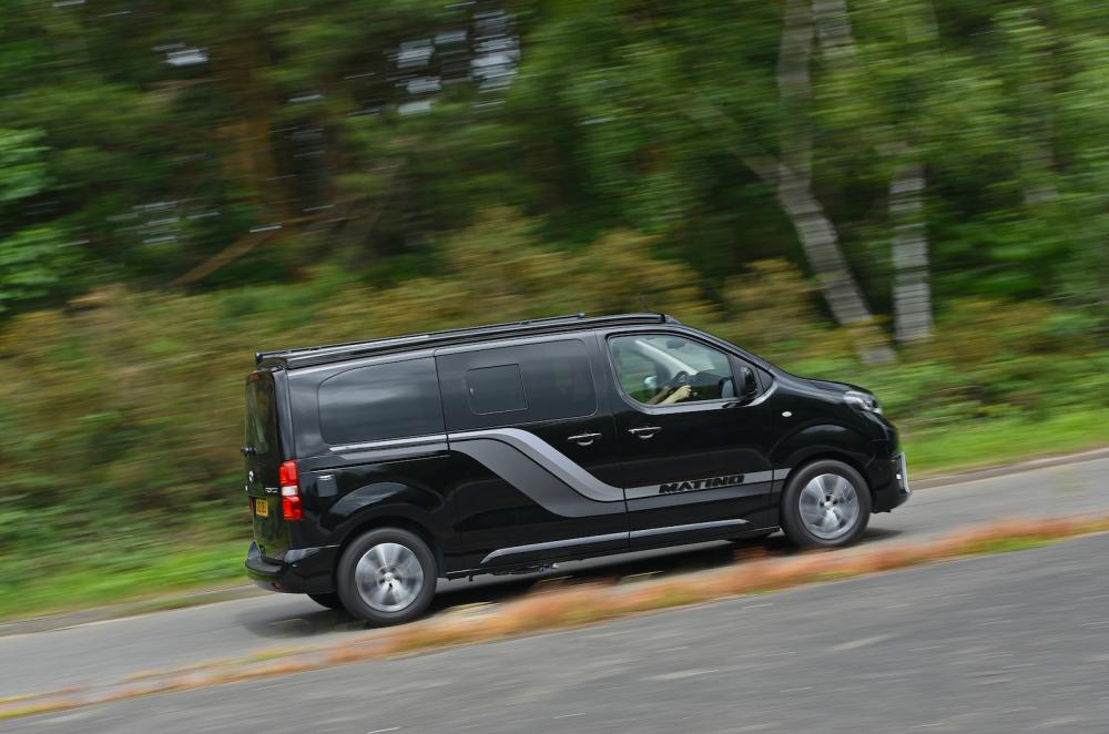 Toyota Proace Matino 2022 right tracking