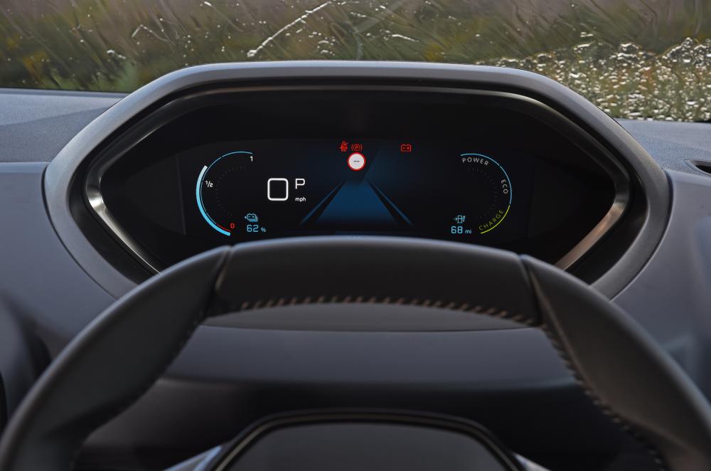 Peugeot e-Rifter 2022 interior driver display