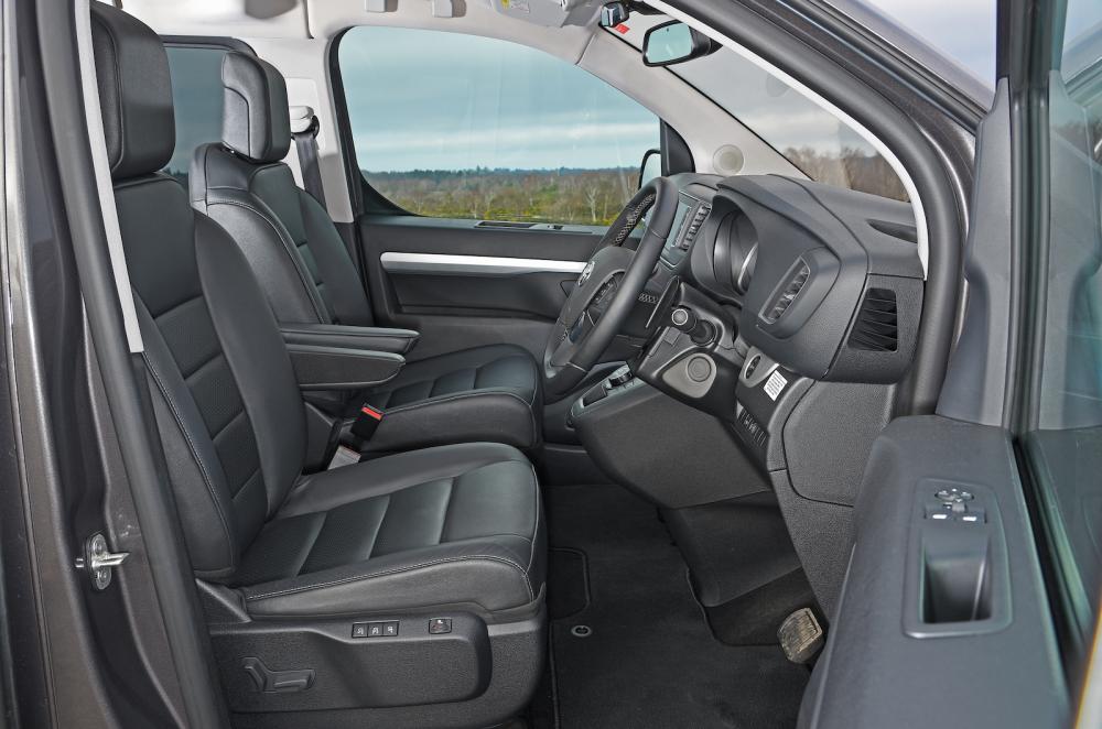 Toyota Proace Verso 2022 interior front seats