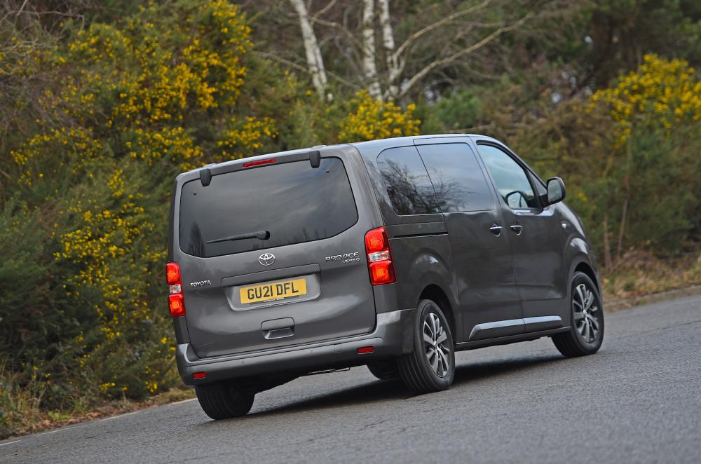 Toyota Proace Verso 2022 rear cornering