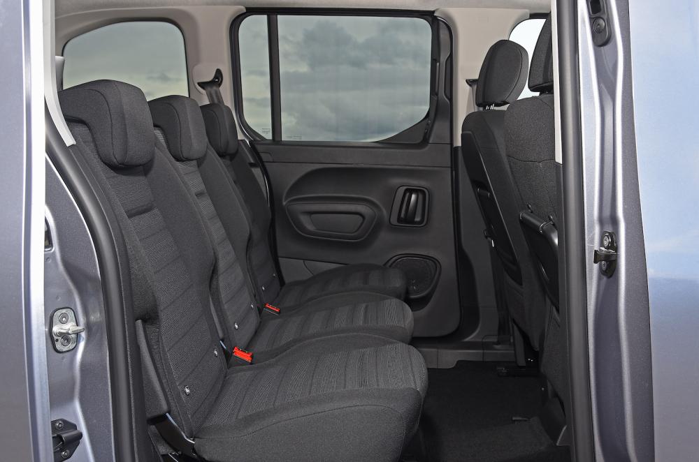 Vauxhall Combo-e Life 2022 interior rear seats