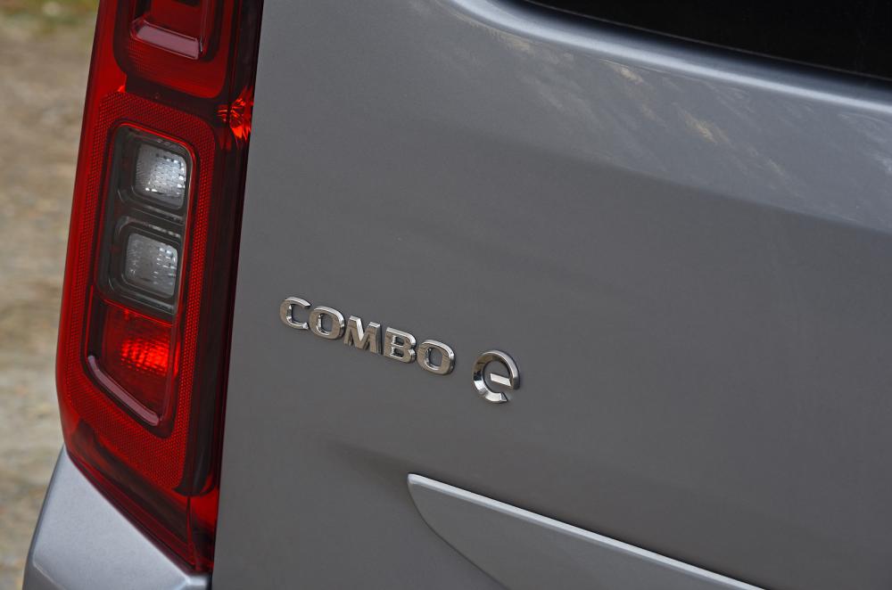 Vauxhall Combo-e Life 2022 badge detail