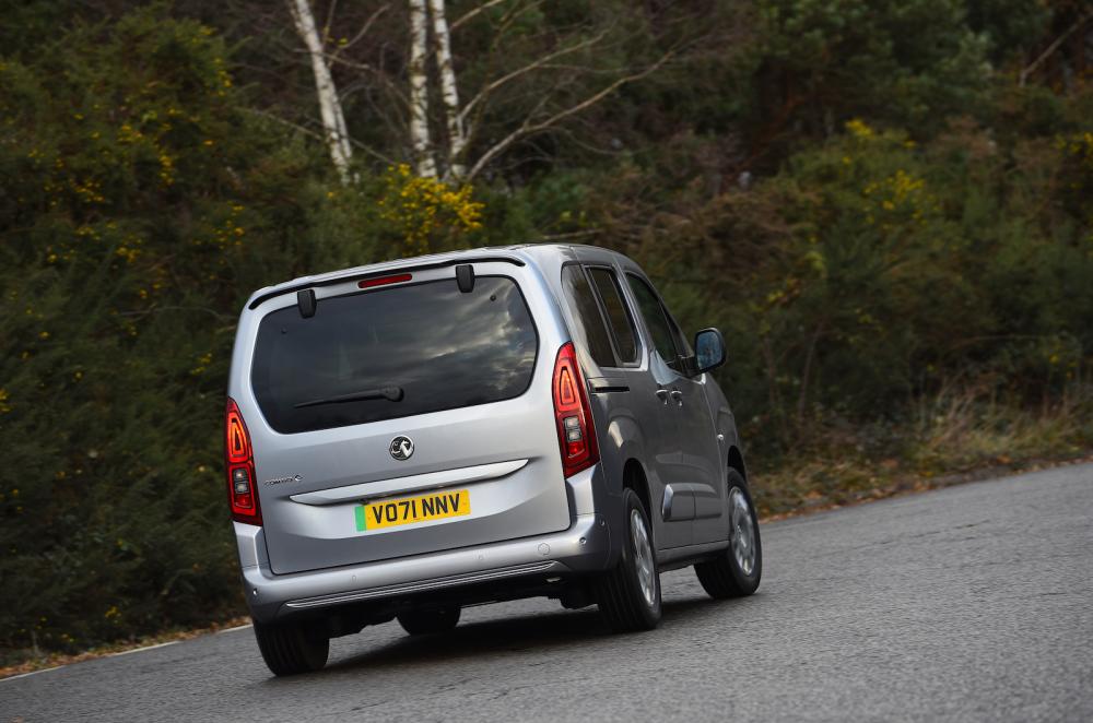 Vauxhall Combo-e Life 2022 rear cornering