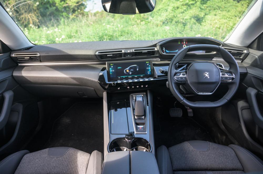 Peugeot 508 SW 2021 interior dashboard