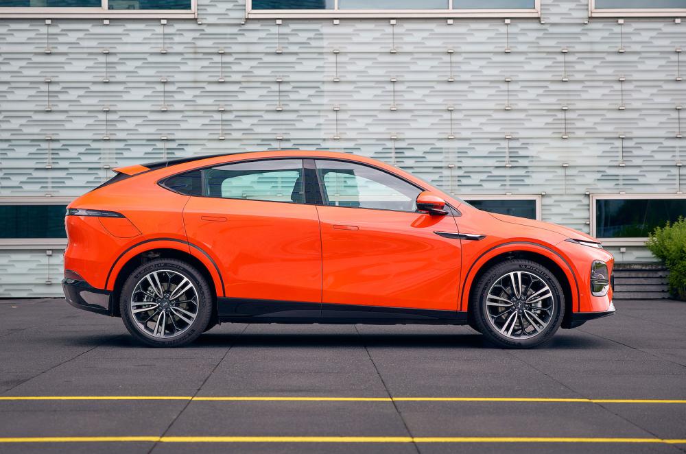 XPeng G6 right static