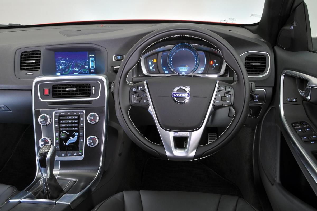 Skoda Superb vs Ford Mondeo vs Volvo S60