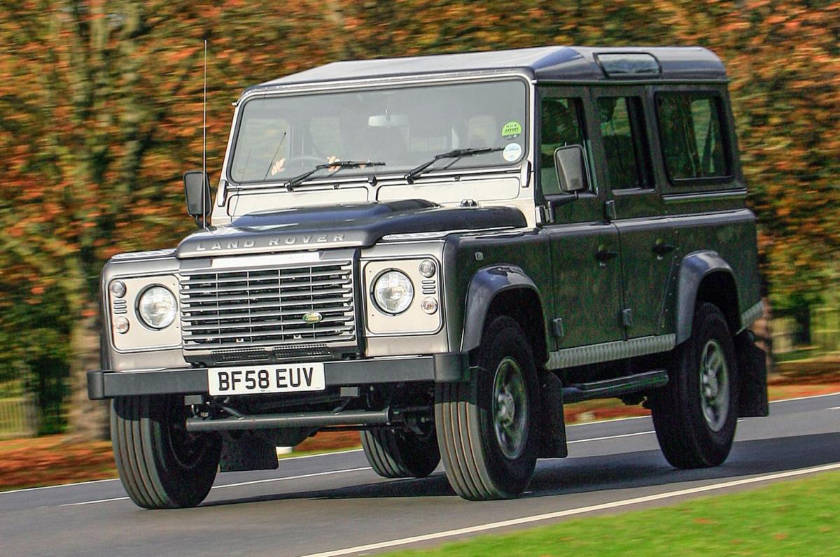 Land Rover Defender (90 - 16)