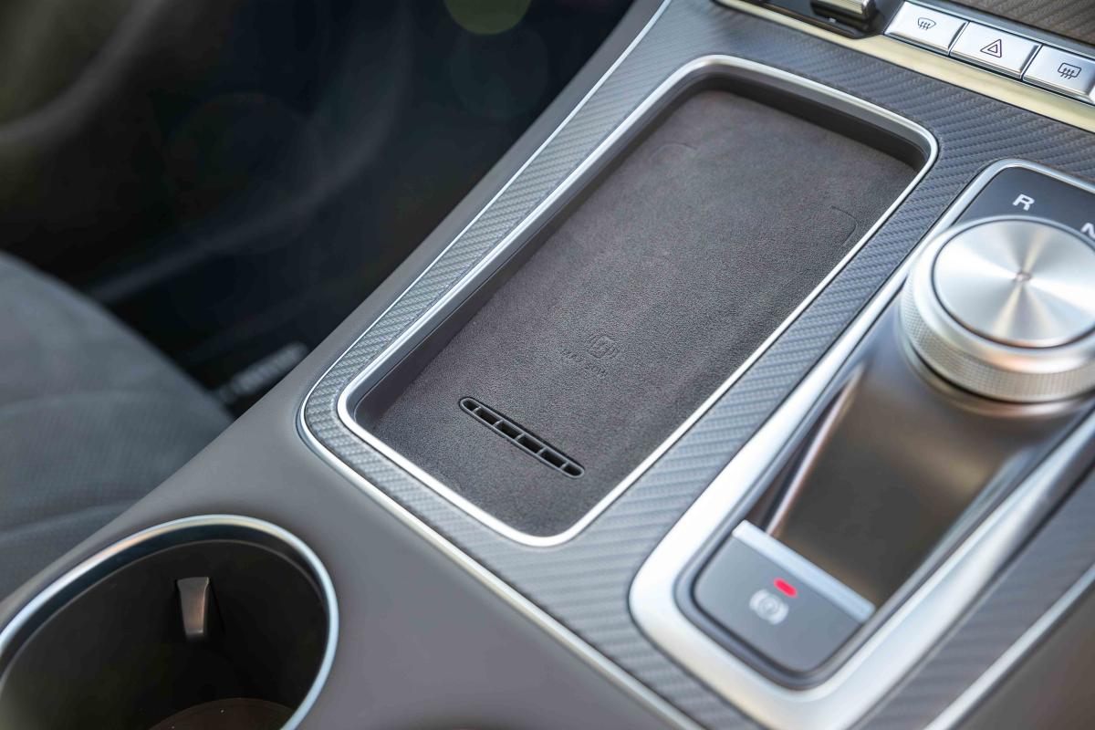 MG S6 interior centre console